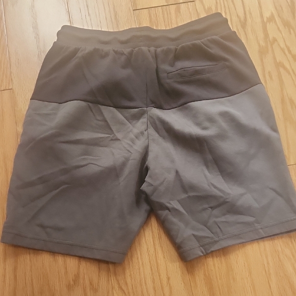 Men's Gray Athletic Shorts Medium - Picture 8 of 17